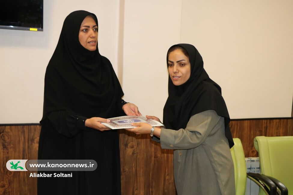 1320501 تقدیر از کارکنان ادبی، فناوری و حراست کانون کرمان