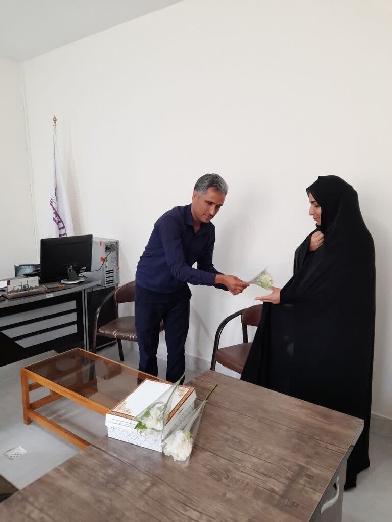 1320511 همزمان با روز بهزیستی، دیدار مربی سیار روستایی با کادر بهزیستی شهرستان کهک