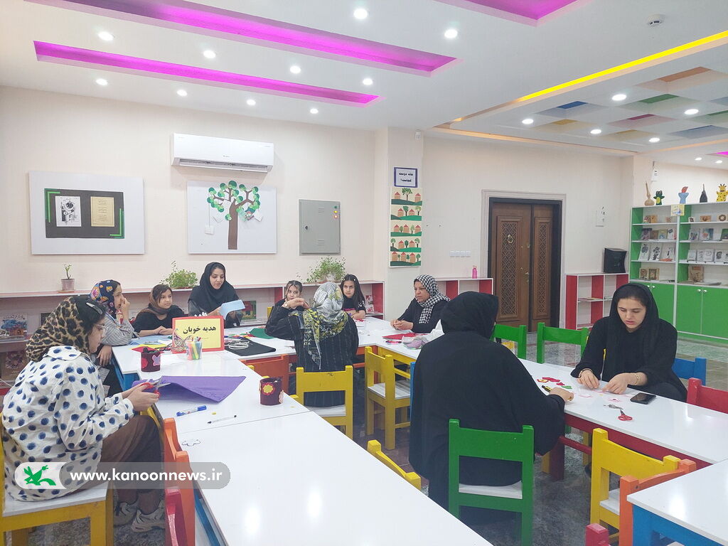 1320916 دست سازه های کودکان و نوجوانان بوشهری در راه اربعین حسینی