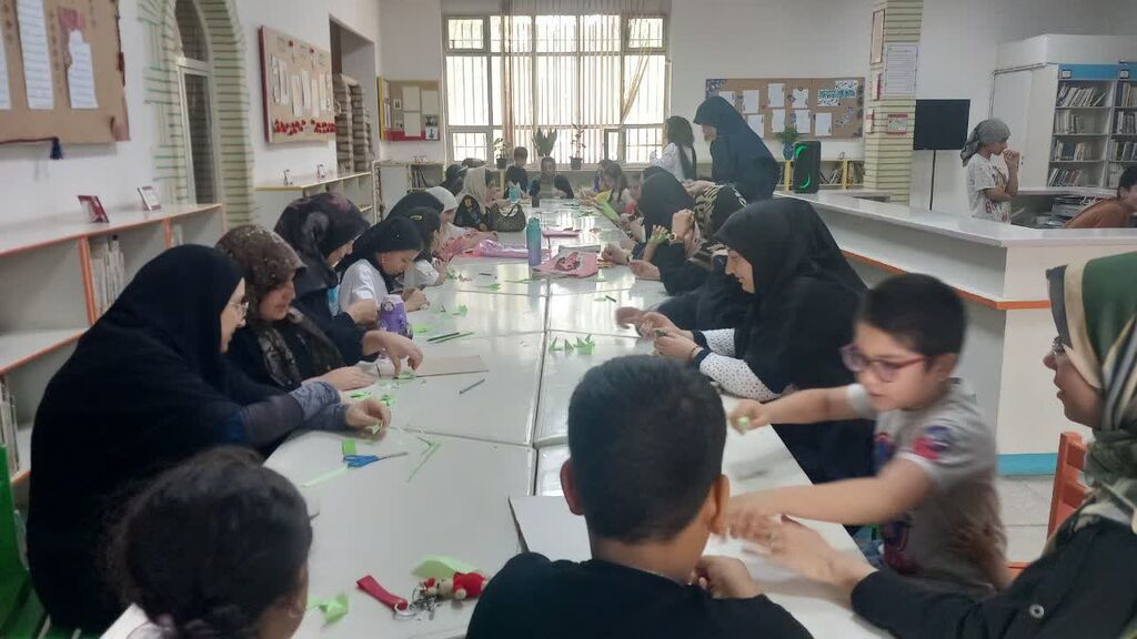 1321290 «دستسازههای حسینی» در مرکز ۳۲ کانون تهران