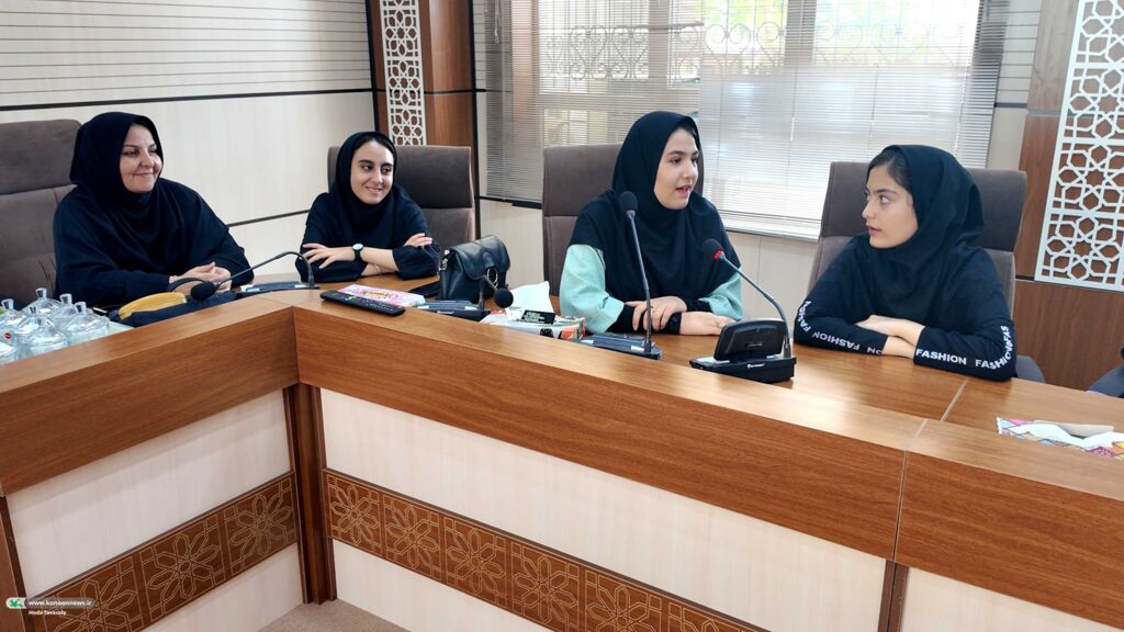 1321302 رویداد استانی و تجلیل از کانون یاران برتر مراکز فرهنگی هنری کانون استان قم