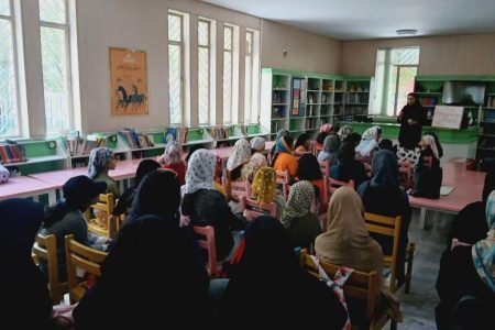 آموزش مهارت خود آگاهی و تنظیم هیجان در کانون شهر اراک