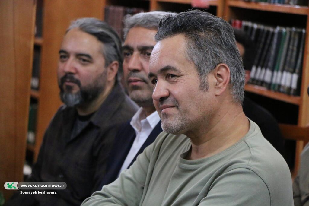 1321485 آغاز اردوی آموزشی پسران عضو باشگاه شعر «قاف» کانون در شیراز