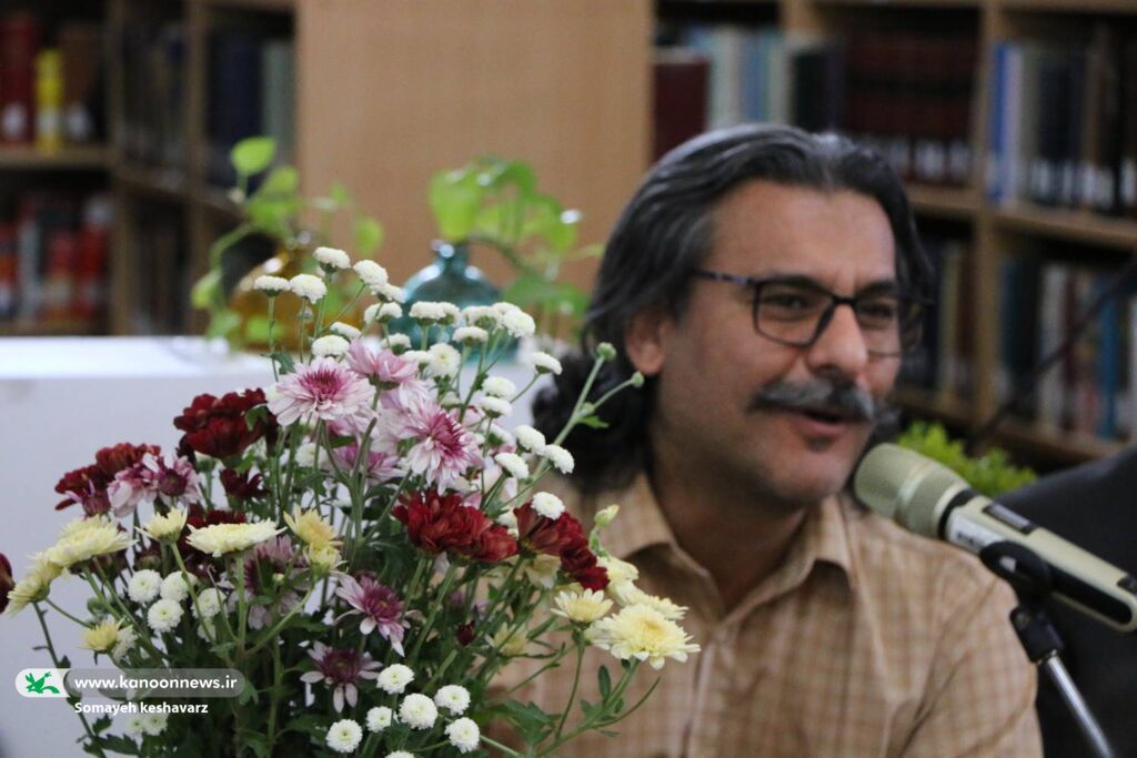 1321491 آغاز اردوی آموزشی پسران عضو باشگاه شعر «قاف» کانون در شیراز