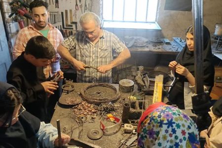 شور آفرینی هنر در بازدید نوجوانان البرز از کارگاه اساتید برجسته