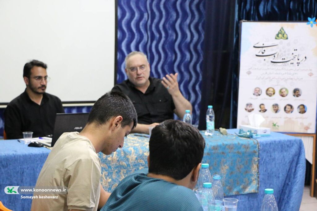 مهندسی واژگان، رمز ماندگاری شعر است