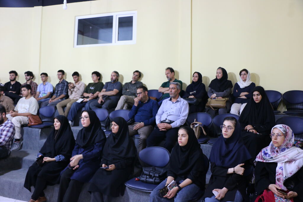 1322017 ضرورت بازاندیشی و خلاقیت در تولید آثار ادبی نوجوان