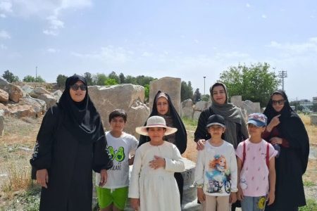 بازدید والدین و اعضای مرکز کنگاور از موزه و معبد آناهیتا