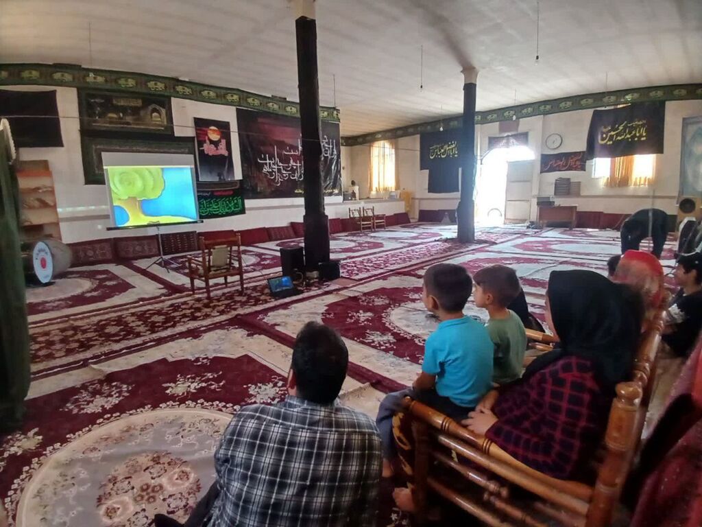 1322145-2 تابستان با سینما کانون در روستای قمشه کرمانشاه