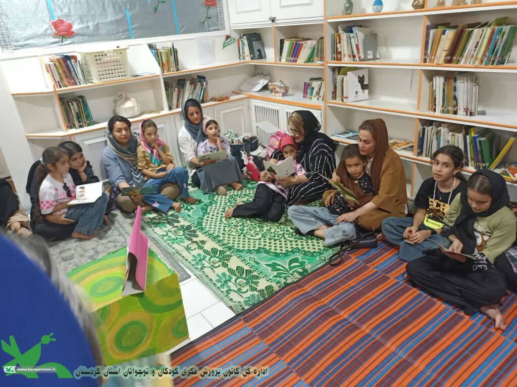 1322366 تجربهای بهیادماندنی از همنشینی چند نسل با محوریت فرهنگ، کتاب، هنر و صمیمیت خانوادگی