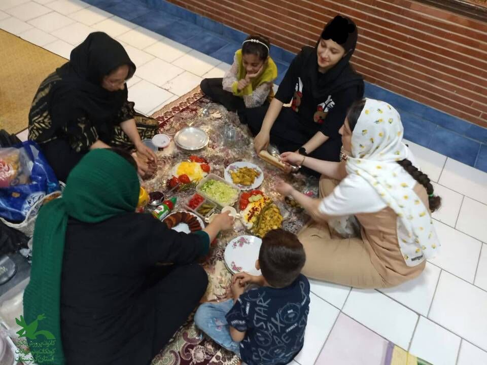 1322578-1 تجربهای بهیادماندنی از همنشینی چند نسل با محوریت فرهنگ، کتاب، هنر و صمیمیت خانوادگی