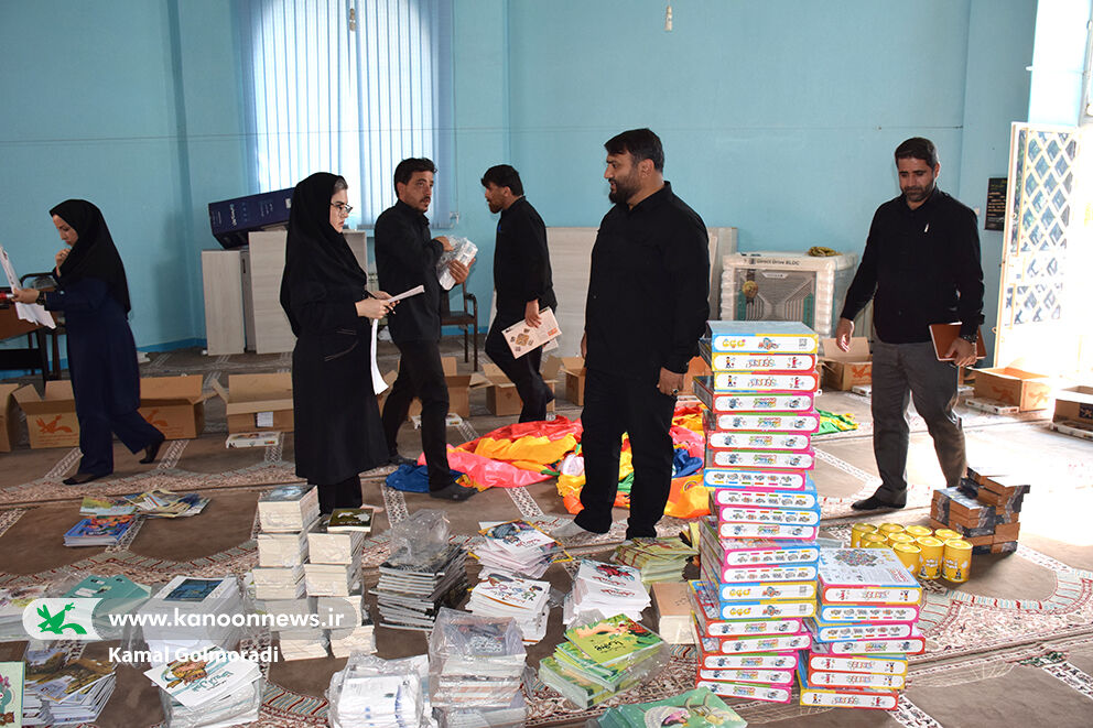 1322630 توزیع گسترده کتاب و سرگرمی در مراکز کانون پرورش فکری استان لرستان