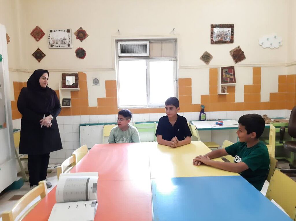 1322693 آشنایی با دنیای گیاهان و ترویج فرهنگ محیط زیست در مرکز شماره ۲ کانون کرج