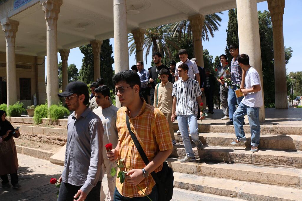 1323123 راه یابی اعضای نوجوان پسر مراکز فرهنگی هنری کانون قم به چهارمین دوره آموزشی باشگاه ادبی «قاف»