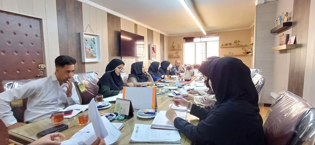 1323216 شورای فرهنگی با موضوع توسعه و ترویج کتابخوانی برگزار شد