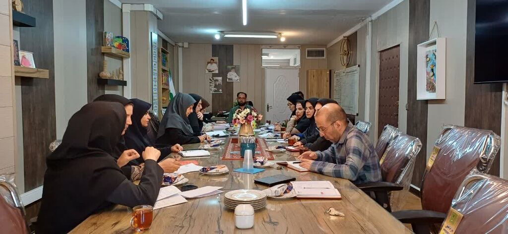 1323217 شورای فرهنگی با موضوع توسعه و ترویج کتابخوانی برگزار شد