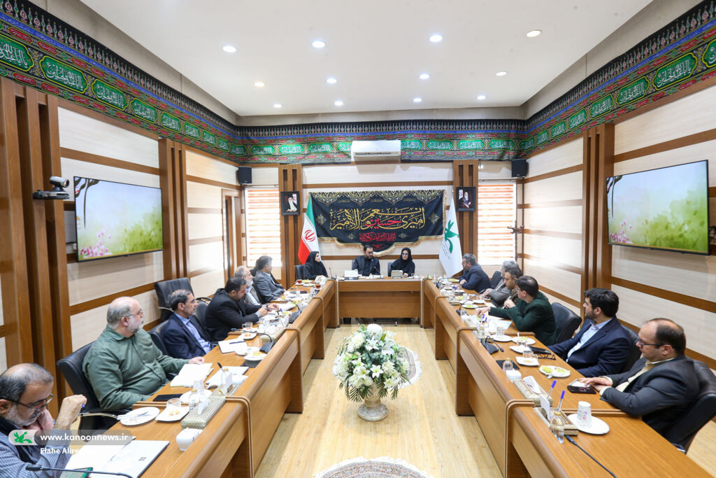 1323313-4 همافزایی فرهنگی کانون پرورش فکری و نهاد کتابخانهها برای کودکان و نوجوانان