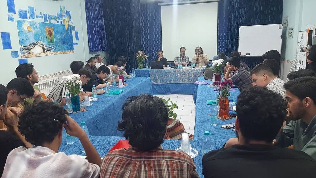 1323363 حضور اعضای خراسان رضوی در چهارمین اردوی تخصصی باشگاه شعر «قاف» ویژه پسران