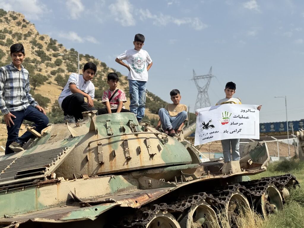 1323403 حضور اعضا و مربیان مراکز اسلامآباد غرب در تنگه مرصاد