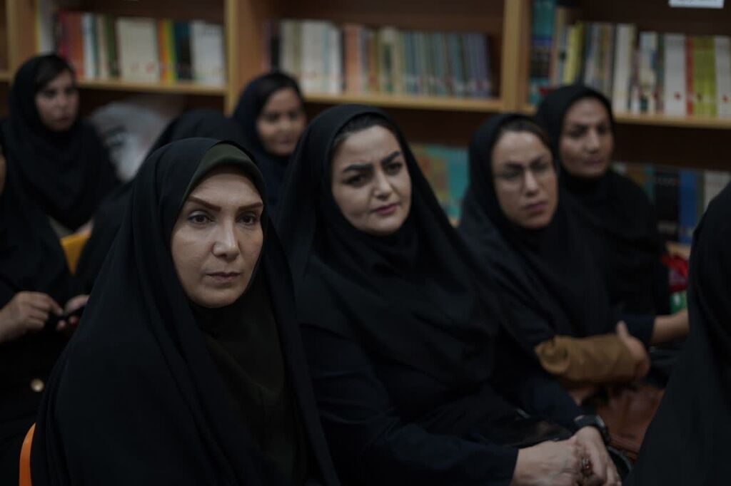 1323549 حضور خبرنگاران در 《شب رصدی》 کانون پرورش فکری کودکان ایلام