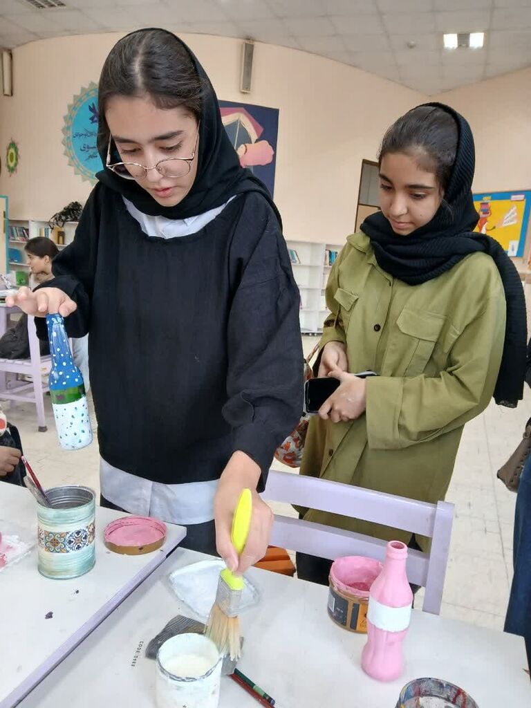 1323680 برگزاری کارگاه دکوپاژ در مرکز فرهنگی شماره ۸ مشهد