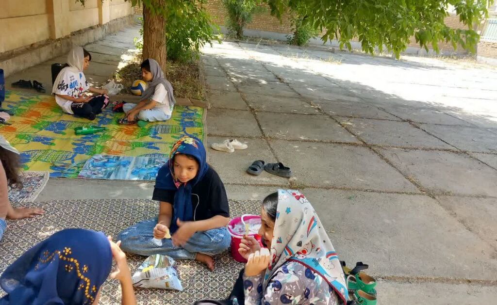 1323772 اردوی درون مرکزی اعضای دختر مرکز گواور