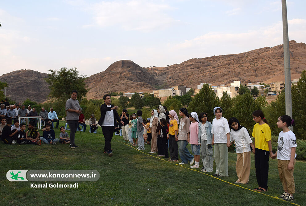 1323792 کاروان مراکز سیار کانون پرورش فکری لرستان در خرمآباد به راه افتاد