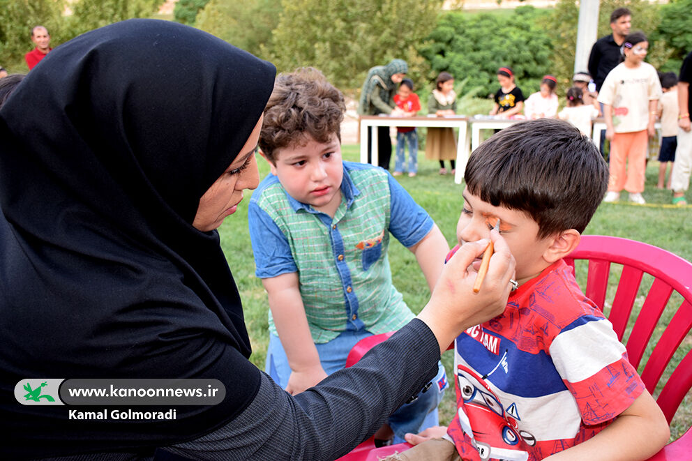 1323794 کاروان مراکز سیار کانون پرورش فکری لرستان در خرمآباد به راه افتاد