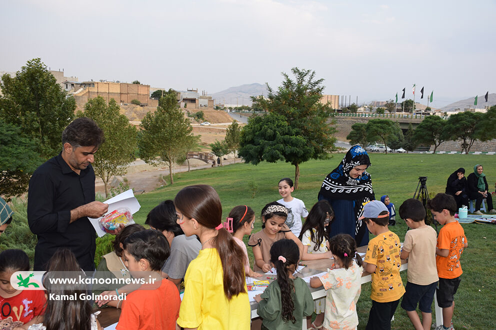 1323808 کاروان مراکز سیار کانون پرورش فکری لرستان در خرمآباد به راه افتاد