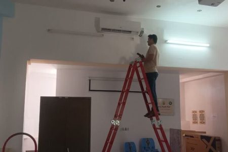 تأمین و نصب ۲۵ دستگاه کولر اسپیلت به‌منظور توسعه زیرساخت‌های آموزشی