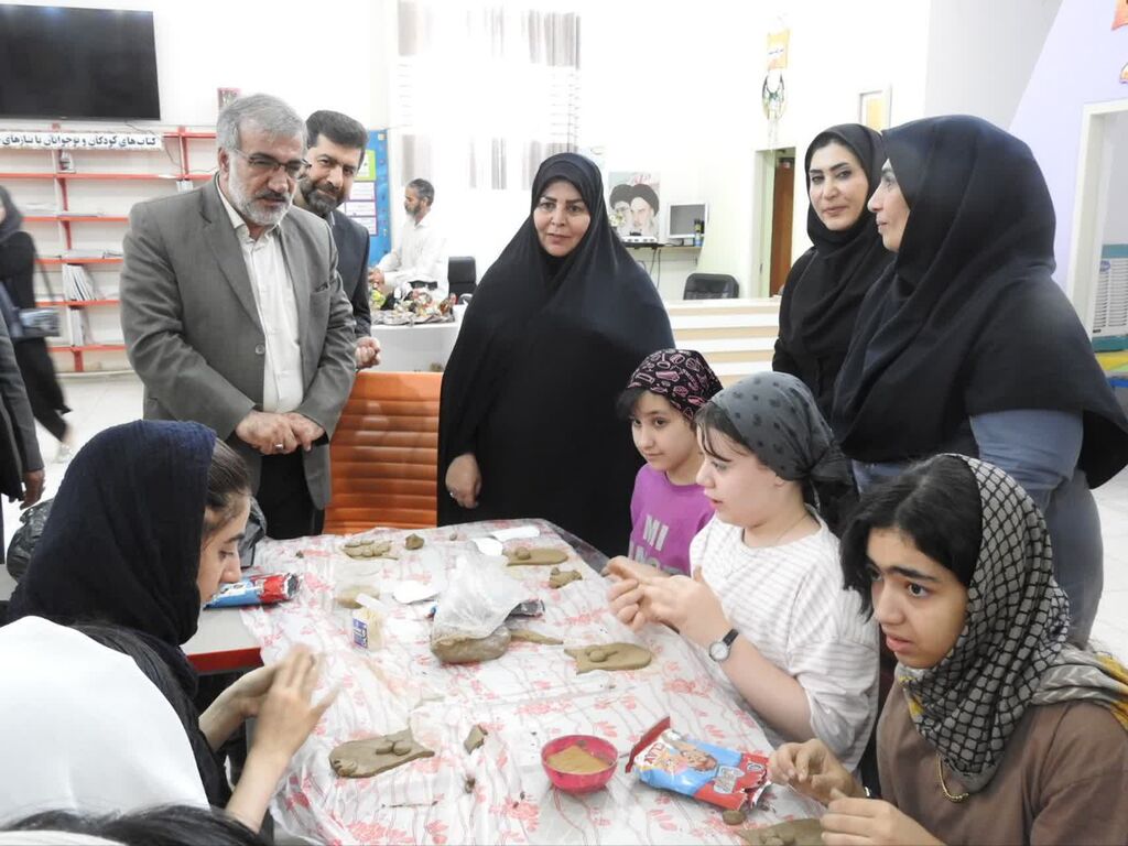 بازدیدفرماندارایلام ازمرکز شماره یک ونجوم ورصدخانه کانون