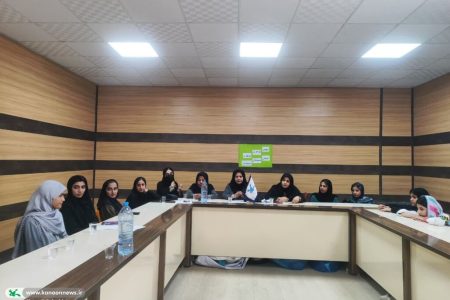 نشست اثرخوانی و نقد انجمن شاعران نوجوان کانون سیستان و بلوچستان برگزار شد