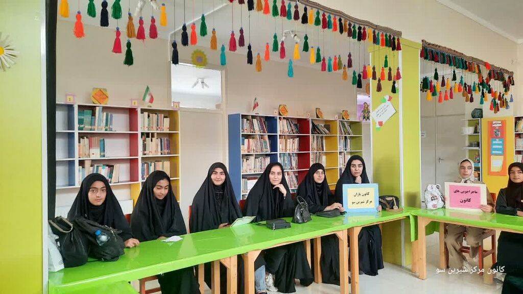 1324071 برگزاری اردوی نمایش رادیویی کانون همدان با اعضای نوجوان