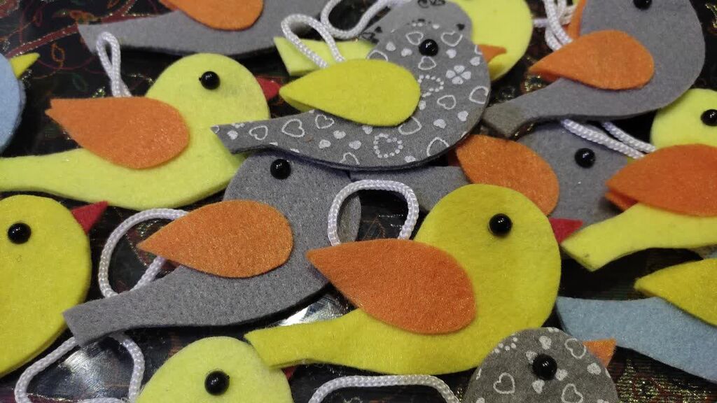 1324292 تجلی عشق و ارادت به امام حسین (ع) در دست سازه های اعضای کانون هرمزگان