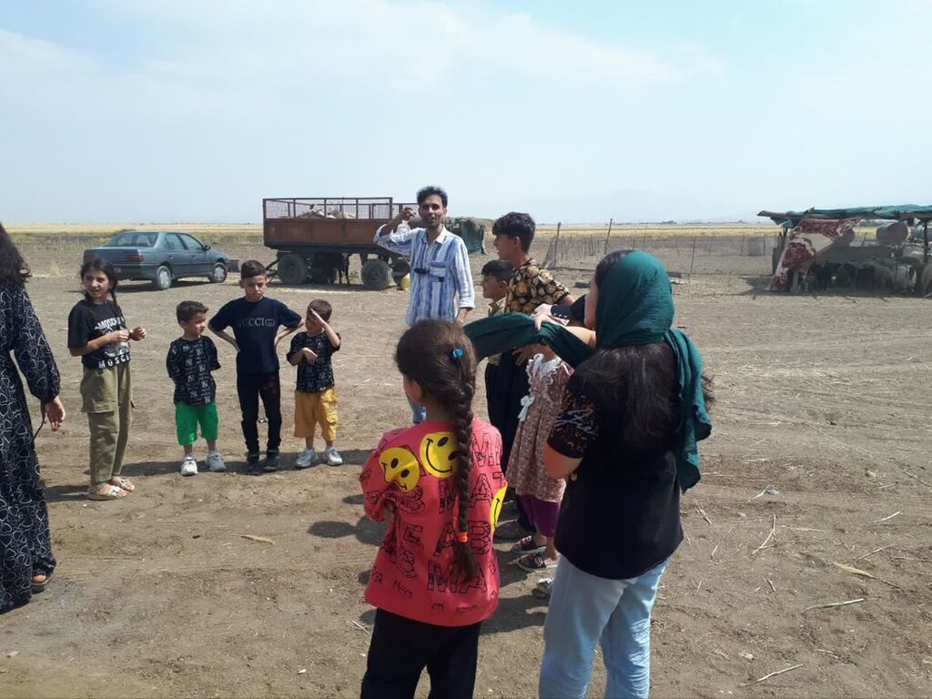 1324518 کارشناسان و مربی سیار کانون کرمانشاه میهمان کودکان و نوجوانان عشایر شدند