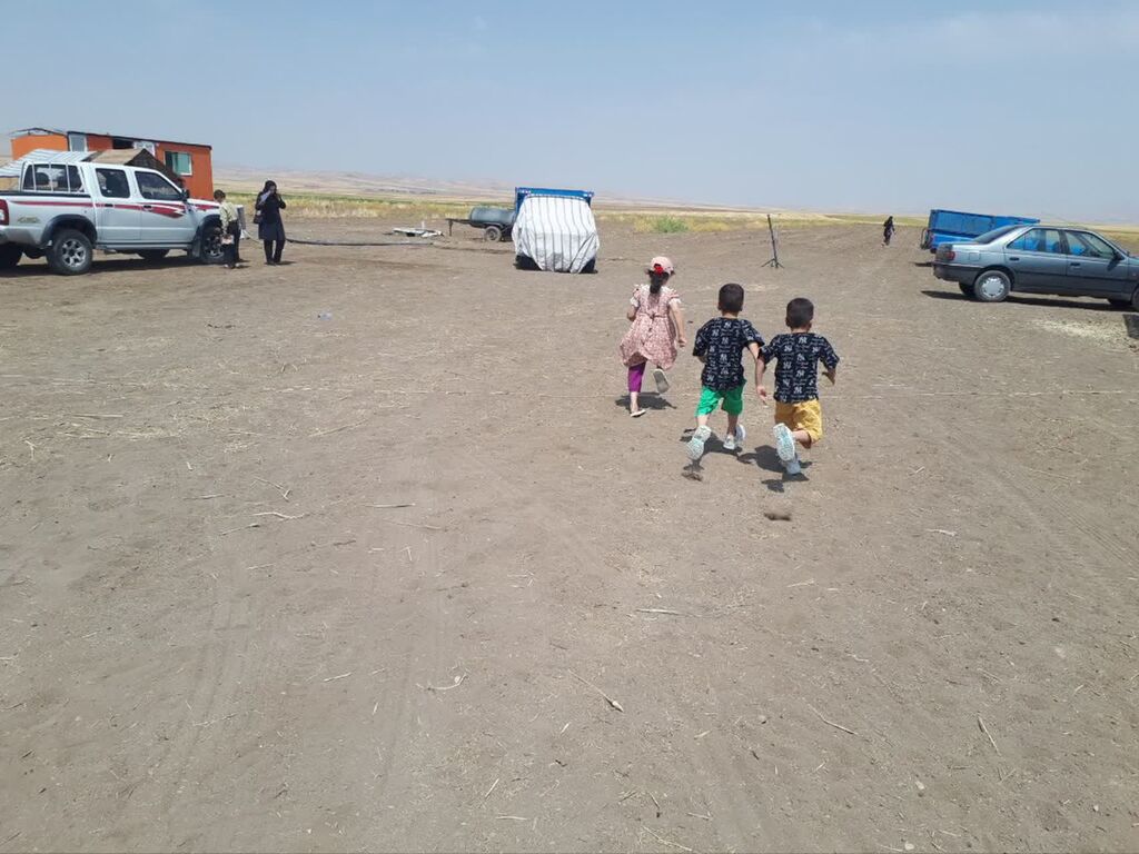 1324526 کارشناسان و مربی سیار کانون کرمانشاه میهمان کودکان و نوجوانان عشایر شدند