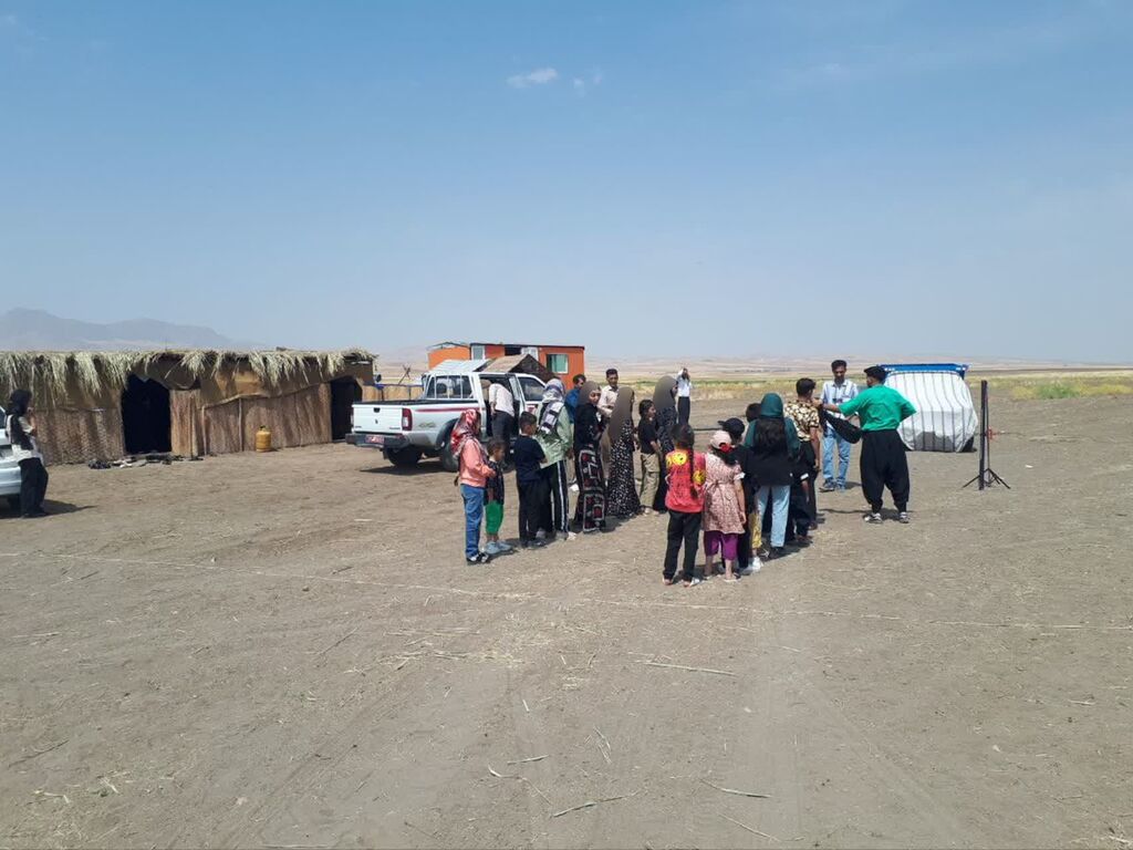 1324527 کارشناسان و مربی سیار کانون کرمانشاه میهمان کودکان و نوجوانان عشایر شدند
