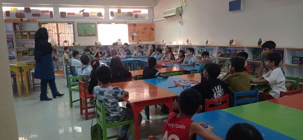 1324560 مرکز قشم میزبان کارگاه داستان خلاق شد