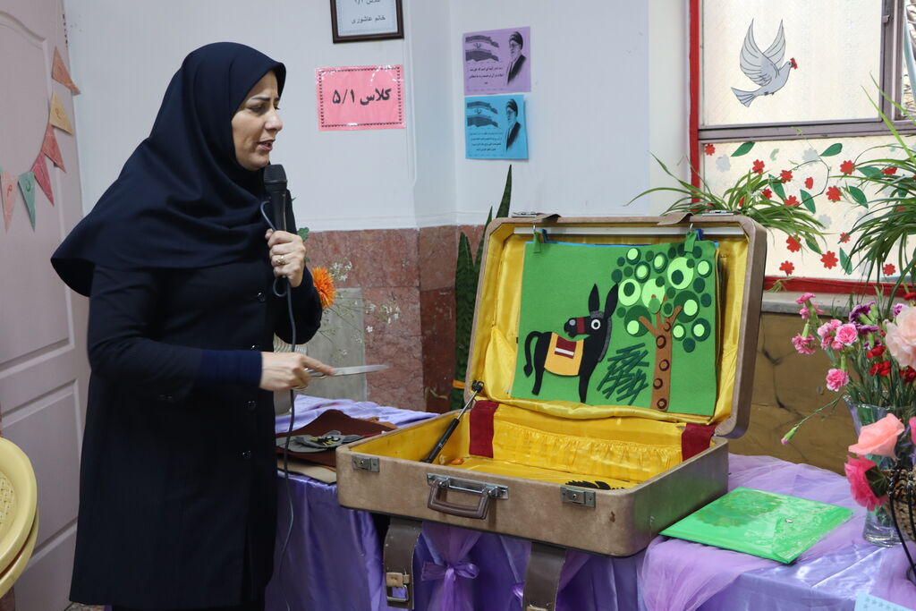 1324685 افتتاح کتابخانه پستی کانون تهران