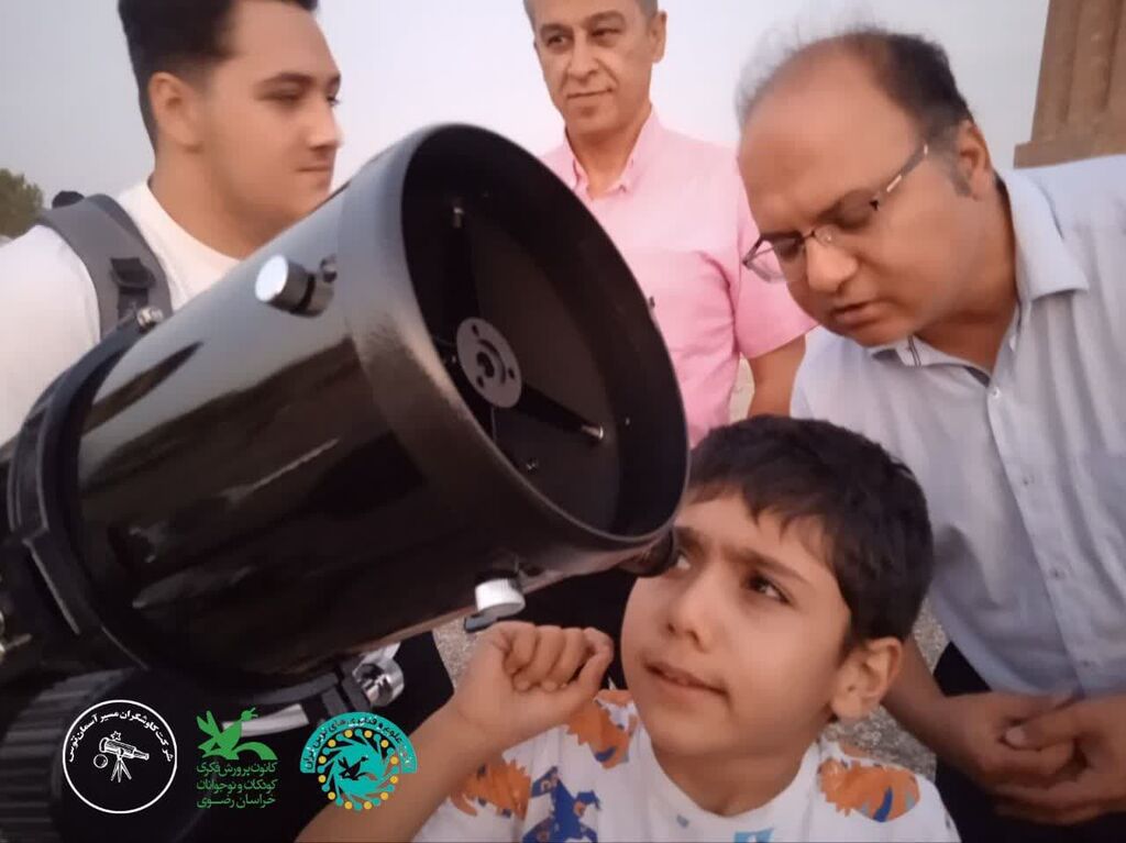 رصد بارش‌های شهابی در برج رادکان چناران