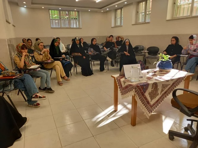 1325170 نشست باشگاه داستان سیمرغ کانون استان اصفهان