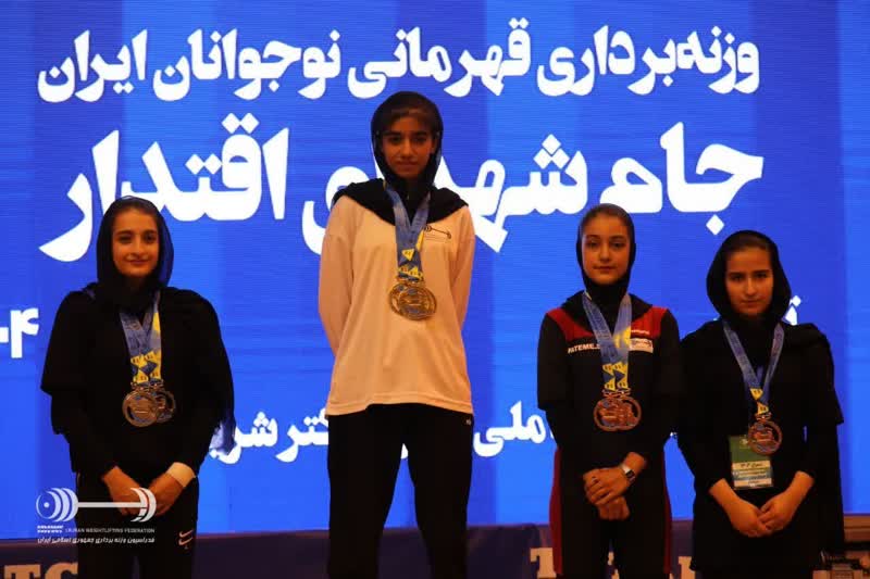 1325404 درخشش عضو کانون استان مرکزی در مسابقات کشوری وزنه برداری