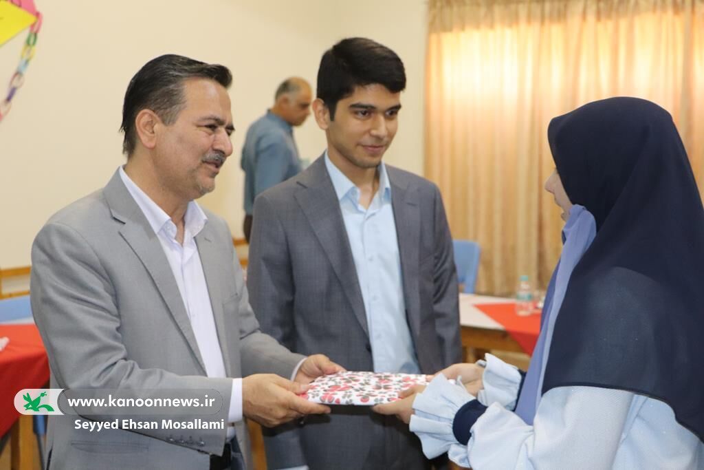 1325425 هماندیشی نسل جوان با مدیران/ حضور فعالانه مشاور نوجوان استاندار گلستان در کانون