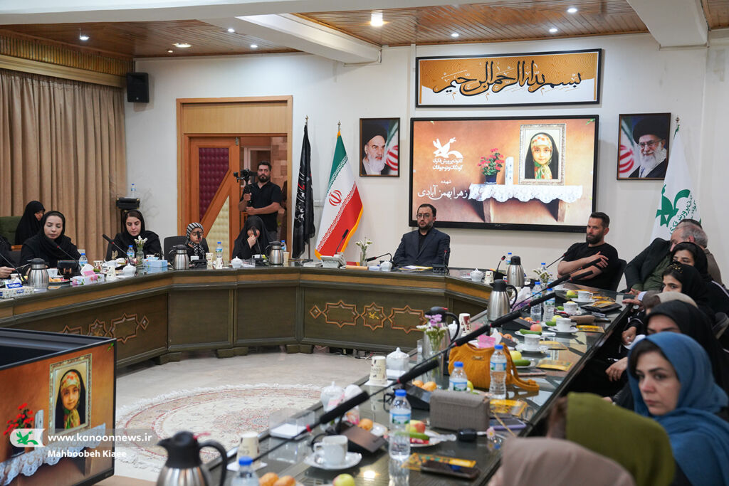 1325594 گرامیداشت یاد کودکان شهید در «عصر شعر و خاطره»