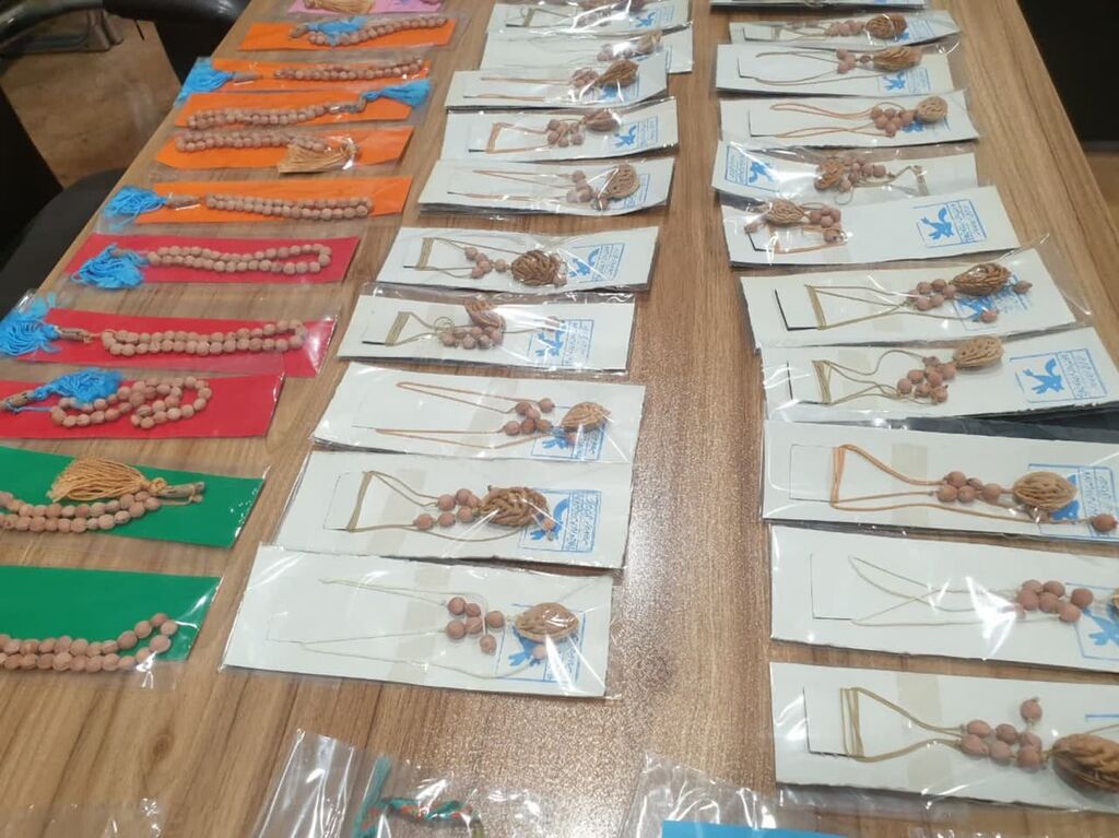 1325713 دستسازههای کودکان خراسانی در مسیر پیادهروی اربعین