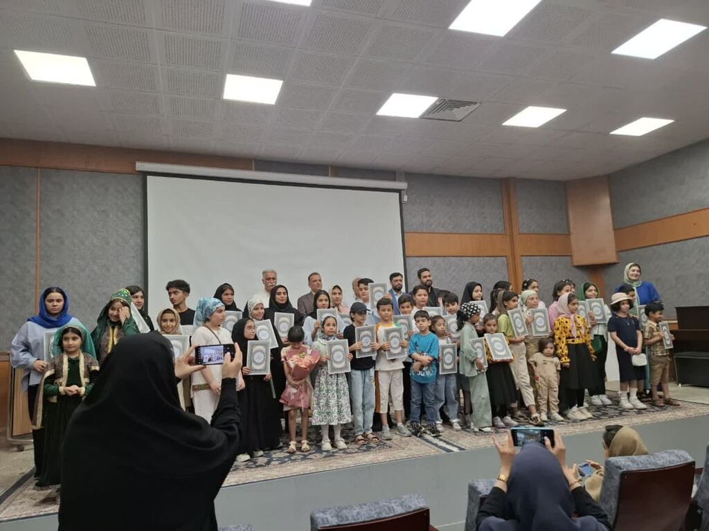 1325752 خوش درخشی اعضای کانون در پویش استانی «با ادبیات بزرگ شویم»