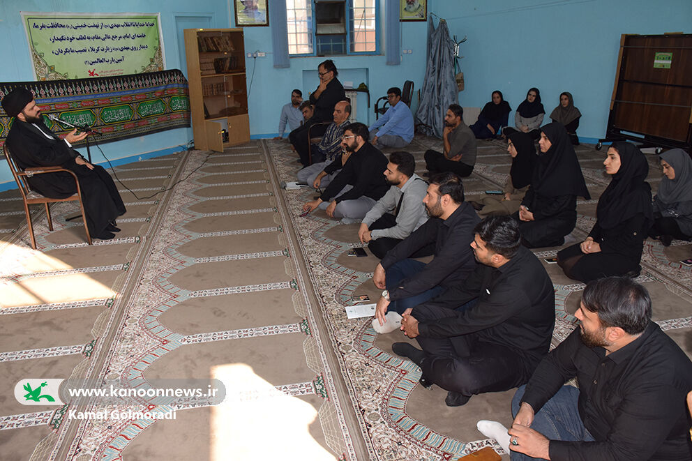 1325858 عاشورا ظرفیتی عظیم برای انتقال مفاهیم تربیتی به کودکان و نوجوانان است