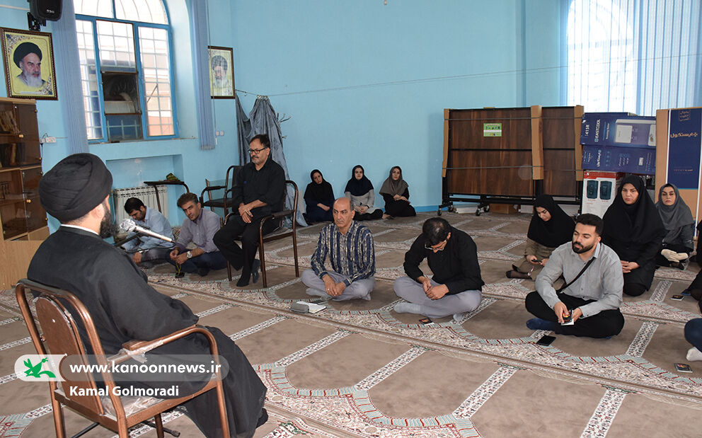 1325863 عاشورا ظرفیتی عظیم برای انتقال مفاهیم تربیتی به کودکان و نوجوانان است