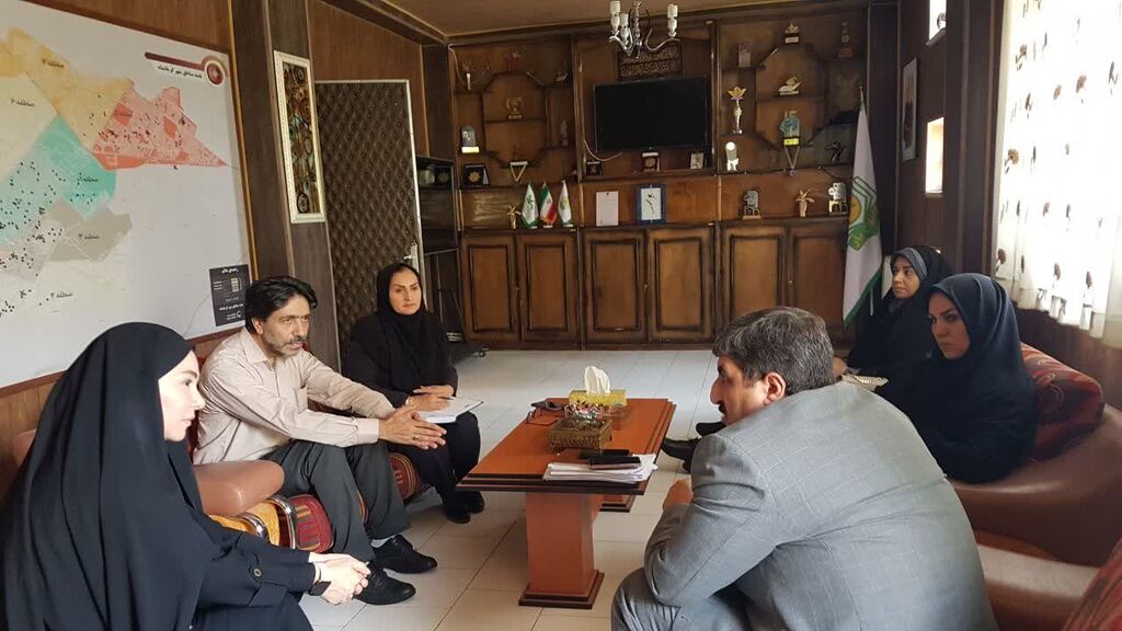 1325869 دیدار رییس اداره استثنایی آموزش و پرورش با سرپرست کانون کرمانشاه