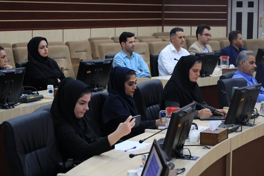 1325929 معرفی سامانه «فواد»( فوریتهای نظام اداری) در کانون البرز